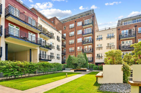 Earlsfield House, Kingston Upon... 2 bed apartment for sale