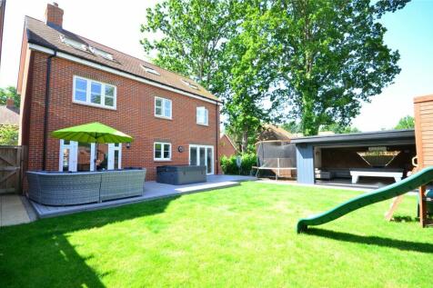 6 bedroom detached house for sale