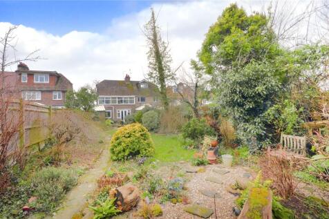 East Grinstead, West Sussex, RH19 3 bed semi