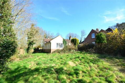 Blackberry Lane, Lingfield, Surrey, RH7 3 bed bungalow for sale