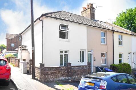 East Grinstead, West Sussex, RH19 1 bed maisonette for sale