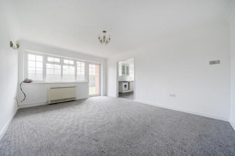 Mark Anthony Court, Hampshire PO11 2 bed flat for sale
