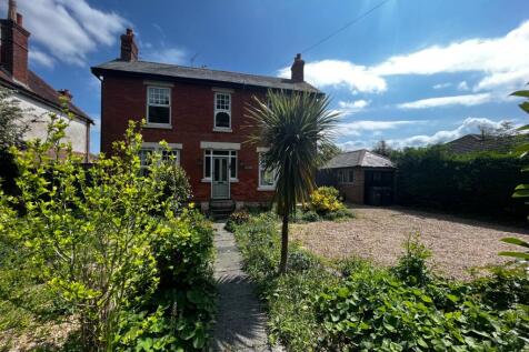 Havant Road, Hampshire PO11 3 bed detached house for sale