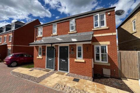2 bedroom semi-detached house for sale