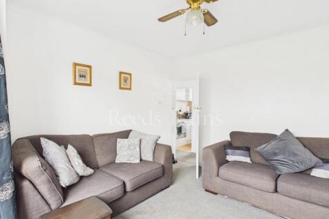 2 bedroom maisonette for sale