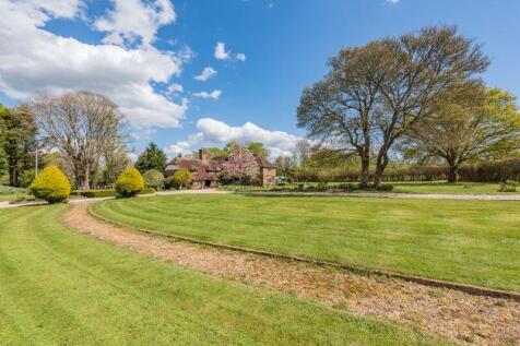 8 bedroom house for sale