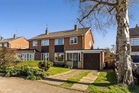 St. Michaels Way, Partridge Green 3 bed semi