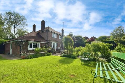 East Sussex TN31 5 bed detached house for sale