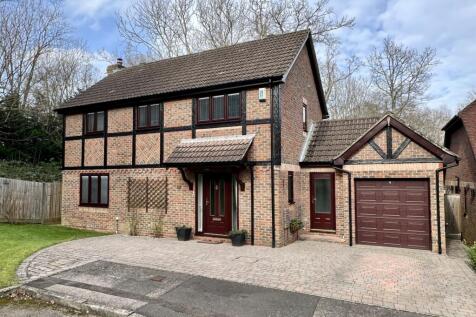 Sergison Close, Haywards Heath, RH16 4 bed house for sale