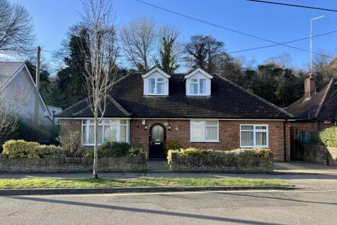 Woodsland Road, Hassocks, BN6 4 bed bungalow for sale