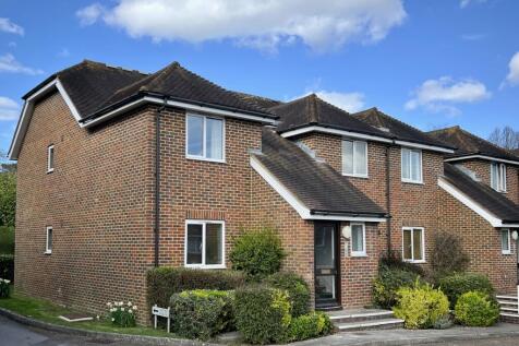 Heath Road, Haywards Heath, RH16 1 bed flat for sale