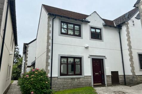 Restway Gardens, Bridgend County... 2 bed semi