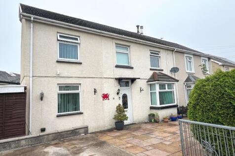 Uxilla Terrace, Bridgend County... 4 bed semi