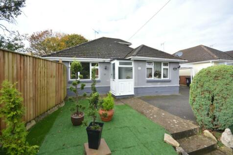 4 bedroom detached bungalow for sale