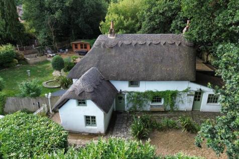 Wimborne Road, Corfe Mullen BH21 4 bed detached house for sale