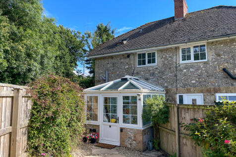 2 bedroom semi-detached house for sale