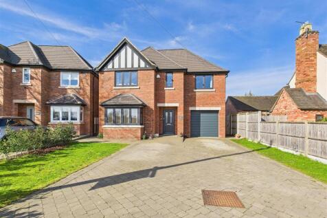 4 bedroom detached house for sale