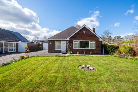 Brownsfield Road, Lichfield 3 bed detached bungalow for sale