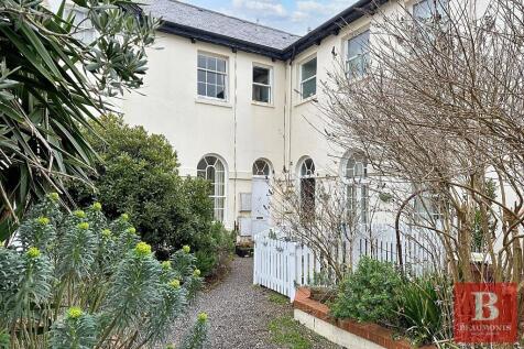 Well presented 1 bedroom ground floor... 1 bed apartment for sale