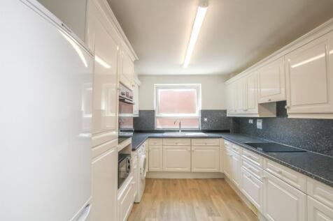 Greenacres, Hendon Lane, Finchley N3 3 bed flat for sale