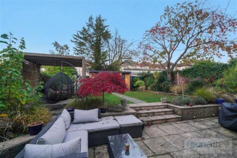 Vaughan Avenue, Hendon NW4 6 bed detached house for sale