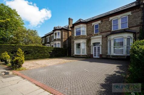 Station Road 2 bed apartment for sale