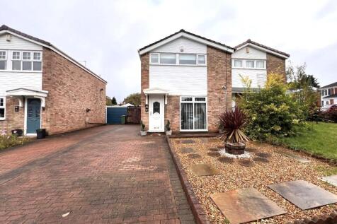 3 bedroom semi-detached house for sale