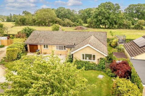 Oakleaze, Minety, SN16 4 bed detached bungalow for sale