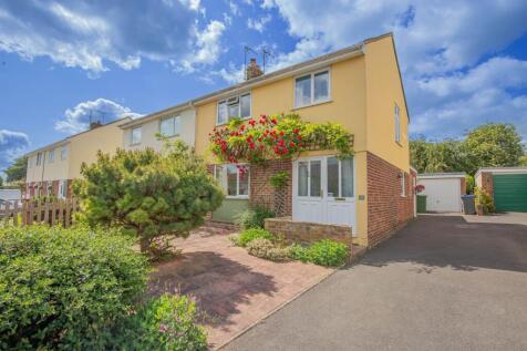 White Lion Park, Malmesbury, SN16 3 bed semi