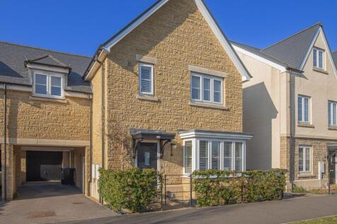 Snell Avenue, Malmesbury, SN16 4 bed semi
