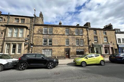 6 bedroom terraced house for sale