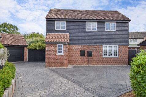 Lawling Avenue, Heybridge 3 bed detached house for sale