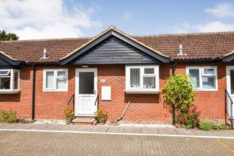 Embassy Court, High Street, Maldon 1 bed terraced bungalow for sale