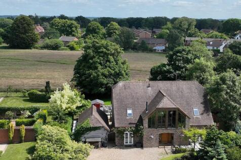 Beenham, Berkshire 5 bed detached house for sale