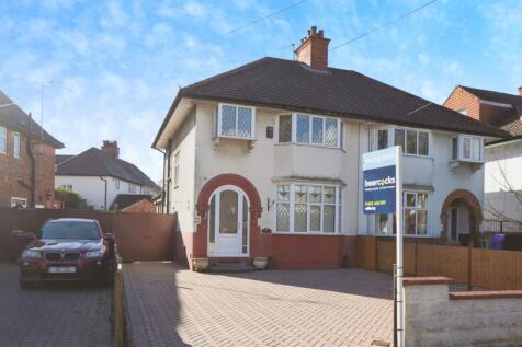 Kingston Road, Willerby, Hull, HU10 6BN 3 bed semi