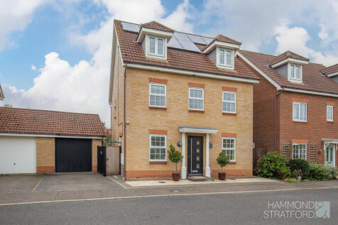 5 bedroom detached house for sale