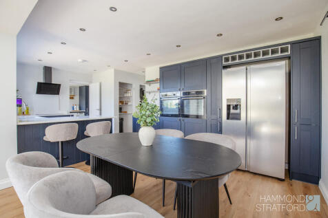 Hills Road, Saham Toney 3 bed detached house for sale