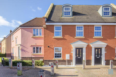 3 bedroom town house for sale