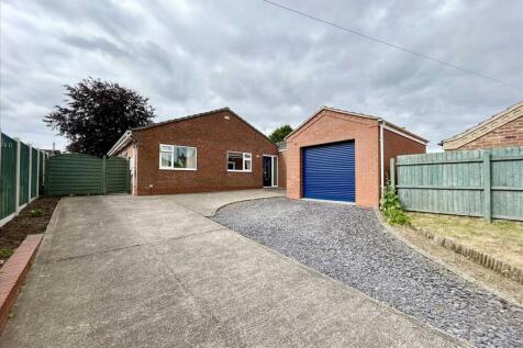 High Street, BROUGHTON 3 bed bungalow for sale