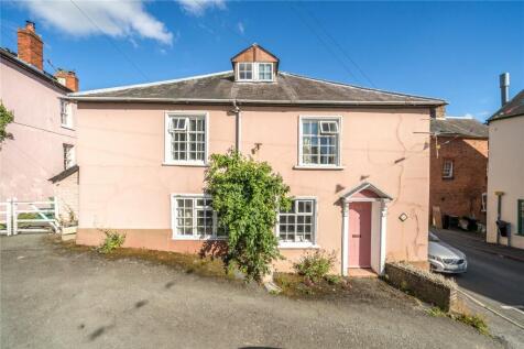 6 bedroom end of terrace house for sale