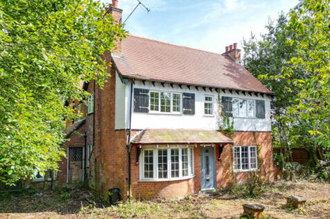 Evesham Road, Astwood Bank, Redditch... 4 bed detached house for sale