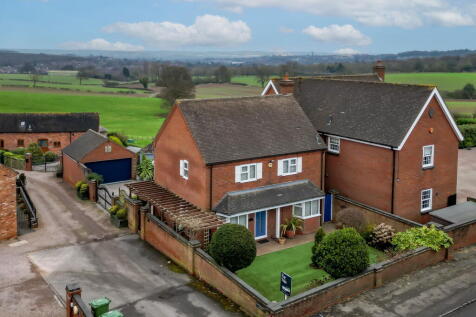 Hewell Lane, Tardebigge, Redditch... 3 bed detached house for sale