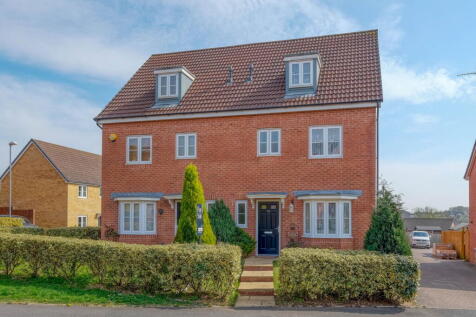4 bedroom semi-detached house for sale