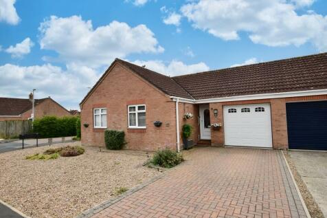 2 bedroom semi-detached bungalow for sale