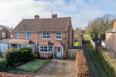 3 bedroom semi-detached house for sale