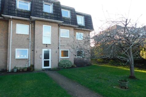 2 bedroom ground floor flat for sale