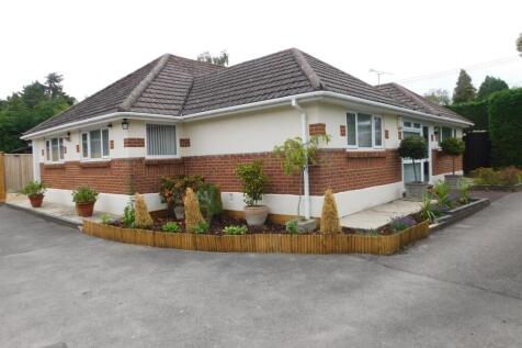 3 bedroom detached bungalow for sale