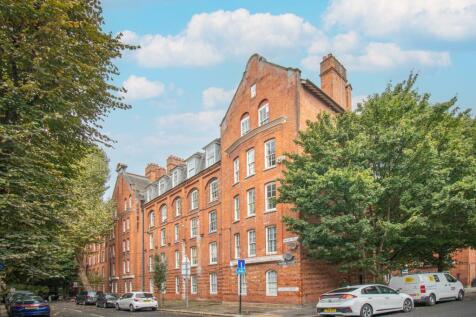 Palissy Street, Shoreditch, E2 3 bed flat for sale