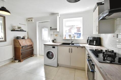 Bluebell Close, Scunthorpe 2 bed end of terrace house for sale