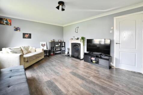 Neville Crescent, Winterton, Scunthorpe 3 bed semi